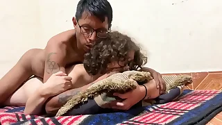 Morrita le encanta por el culo después de su primer anal. Videos completos en depress página de Sheer